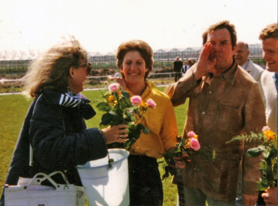 Samen met Ada bij de opening van het eerste kunstgrasveld (1988)