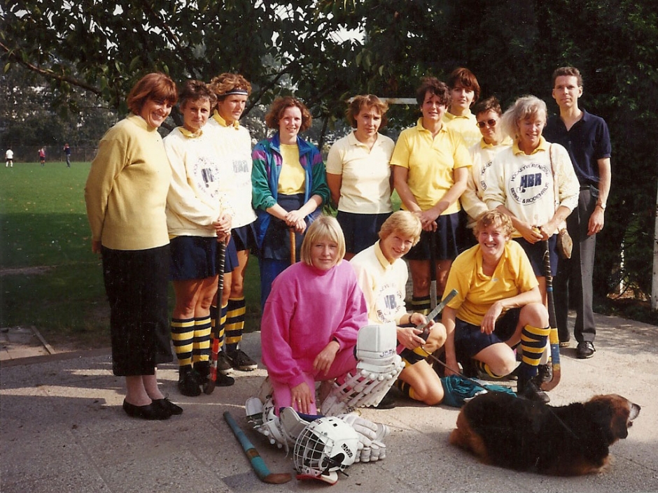 1989-1990 Erik met de Dinsdag Veterinnen waaronder Tilly Nolte en Ada Kolff