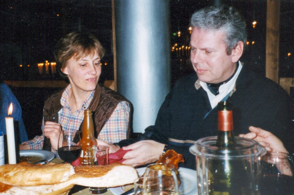 In maart 2000 met Annelies van Heusden bij een etentje van de Veterinnen