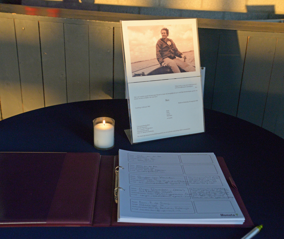 Condoleanceboek in het clubhuis