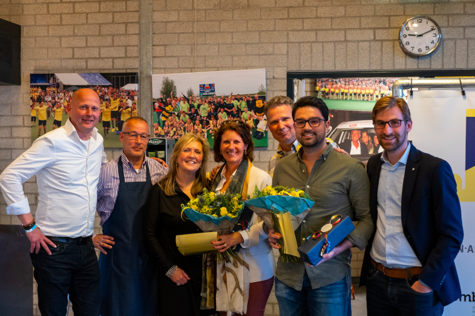 2019: Saskia van Rossum en Dennis Giese met het bestuur