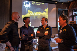 Jeroen Zwaard, Mark Delmee en Menno vd Zalm met Raoul Ehren bij HBR Businessclub