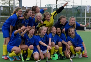 Montessori is de winnaar van de schoolhockey finale mag naar Amsterdam