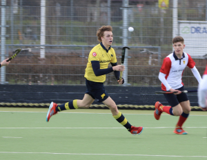 Matthijs blijft kijken naar de bal